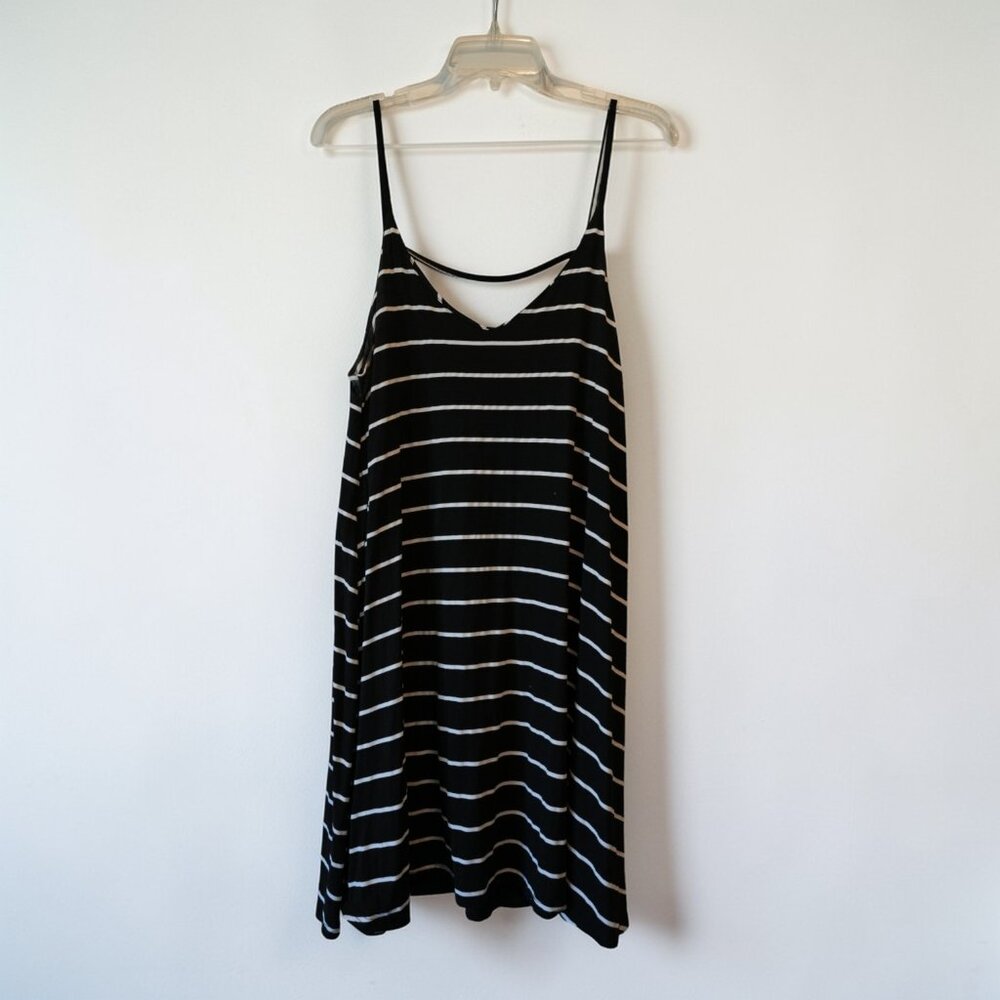 Black & White Striped Spaghetti Strap Swing Dress – Women’s Size L
